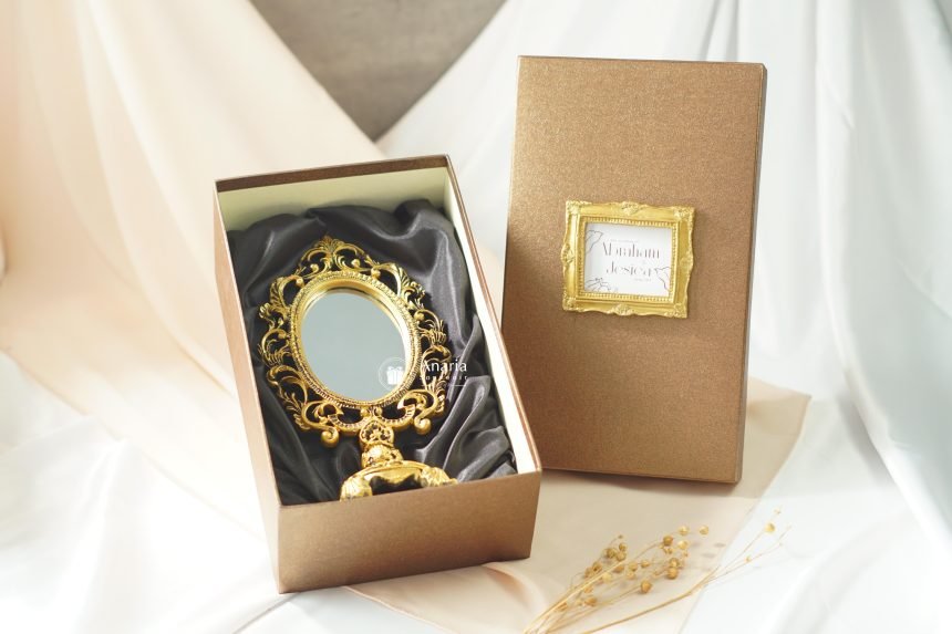 Classic Mirror Giftbox